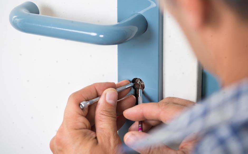 ouverture de porte claquée serrurier Paris 7